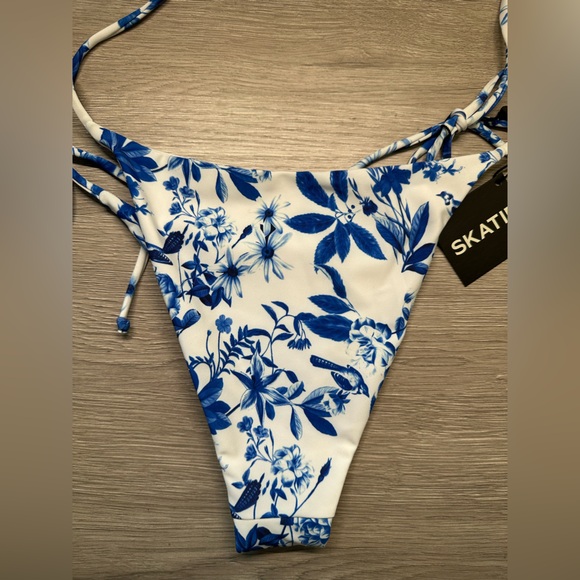 Skatie Bikini Set - NWT - Wisteria - Ella Top, Vera Bottom - Picture 6 of 8